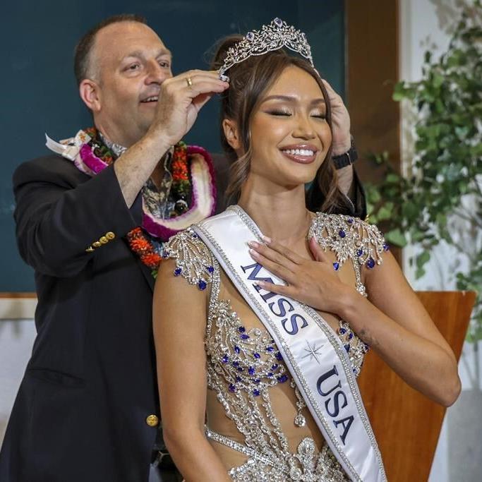 Savannah Gankiewicz of Hawaii crowned Miss USA after previous winner resigned, citing mental health